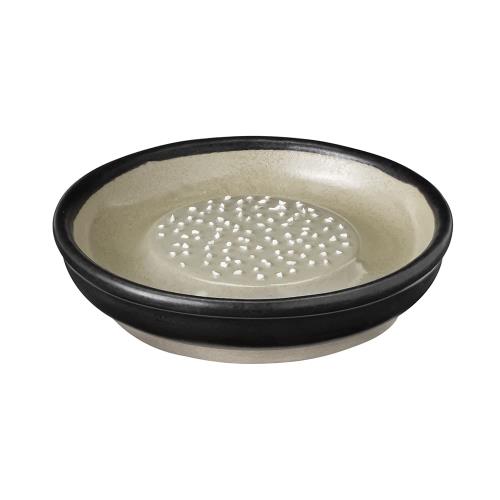 アンドエヌイーNE 石見焼 おろし器 小サイズ ハレとケ×もとしげ 黒 直径10cm×高さ2cm すりおろし器 日本製 陶器 セラミック 片手で擦れる 滑り止め付き 電子レンジ対応 洗いやすい ヒルナ